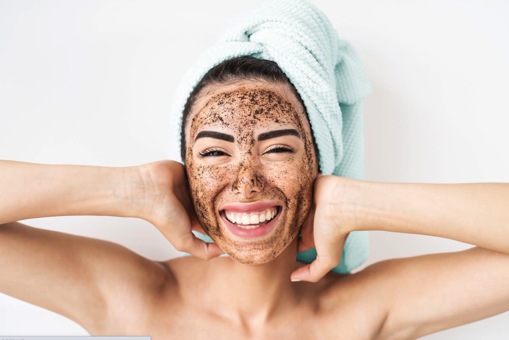 Cómo hacer un exfoliante de café para el cuerpo