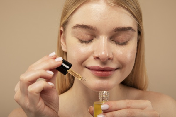 beneficios aceite jojoba contorno ojos