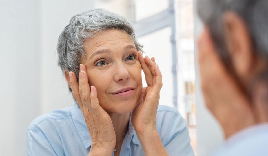 Mejores contornos de ojos para mujeres de 50 años